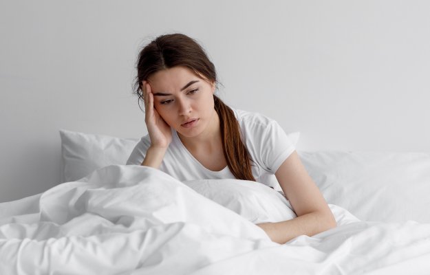 Sad-female-suffers-from-insomnia_What-Causes-Brain-Fog_ss_body | 5 Brain Fog Symptoms & Effective Treatment Solutions